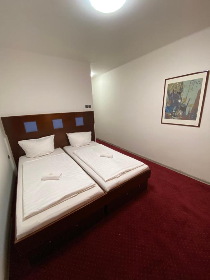 Hotel Houstka Brandýs nad Labem-Stará Boleslav Buitenkant foto